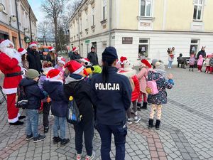 akcja &quot;Odblaskowy Mikołaj&quot; na ulicach Leska