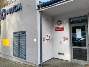 defibrylator AED przy Posterunku Policji w Polańczyku