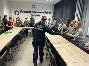 warsztaty przygotowane dla harcerzy przez techników kryminalistyki