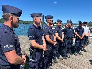 odprawa policjantów Oddziału Prewencji w Rzeszowie rozpoczynających służbę w Polańczyku