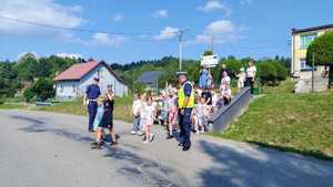policjanci podczas działań &quot;Bezpieczna droga do szkoły&quot;