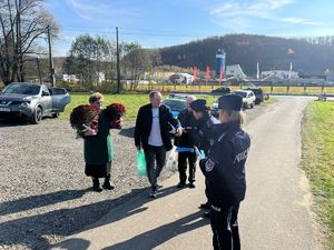 policjanci podczas akcji "Wszystkich Świętych"