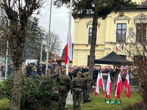 policjanci podczas obchodów Dnia Niepodległości