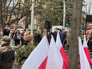 policjanci podczas obchodów Dnia Niepodległości
