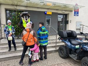 Jarmark świąteczny dla Maksia z udziałem policjantów