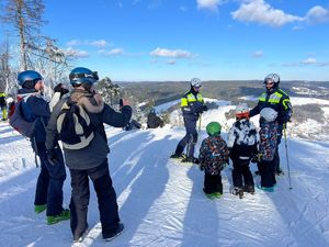 policyjny patrol narciarski w Bieszczadach