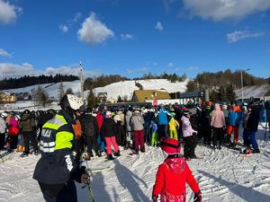 policyjny patrol narciarski w Bieszczadach