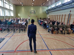 policjantki edukują rodziców na wywiadówce