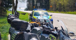 Policjanci wspólnie z motocyklistami promowali bezpieczną jazdę