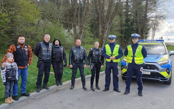 Policjanci wspólnie z motocyklistami promowali bezpieczną jazdę