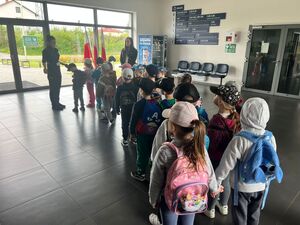 Przedszkolaki odwiedziły leską komendę