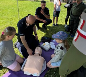 Krajowy Trening Pierwszej Pomocy z udziałem leskich policjantów