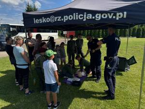 Krajowy Trening Pierwszej Pomocy z udziałem leskich policjantów